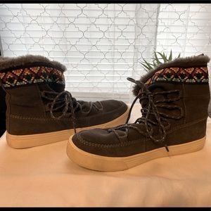 Toms gray suade moccasin boots